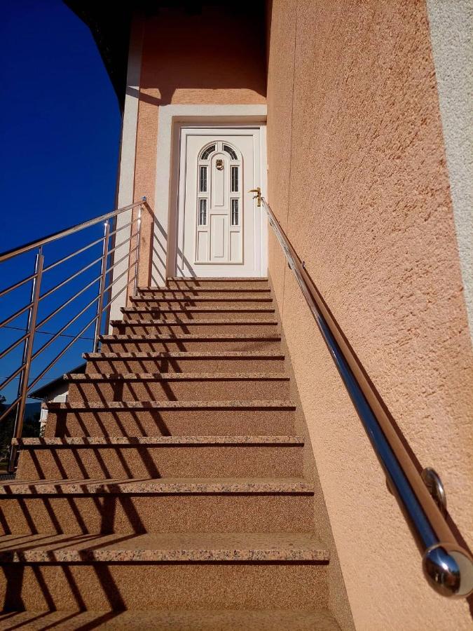 Dream Apartment Otocac Exterior photo
